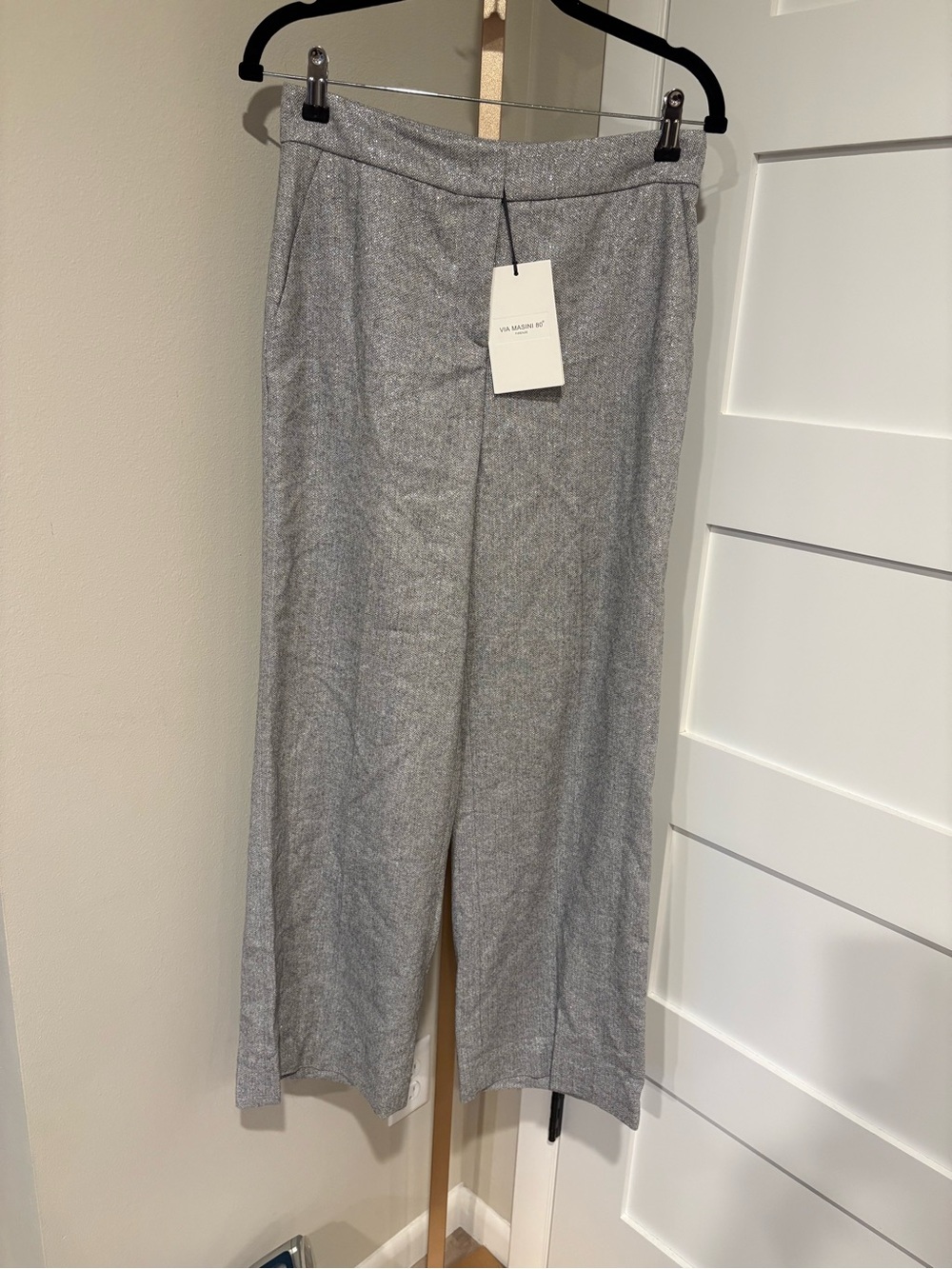 Via Masini80 Light Silver Grey Metallic Wowen Pant.NWT. Size 6. Approx MSRP $350